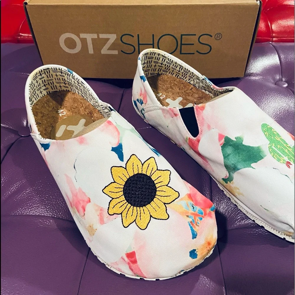 NEW! Otz Shoes Cotton Espadrilles White Floral w/ Sun & Cactus